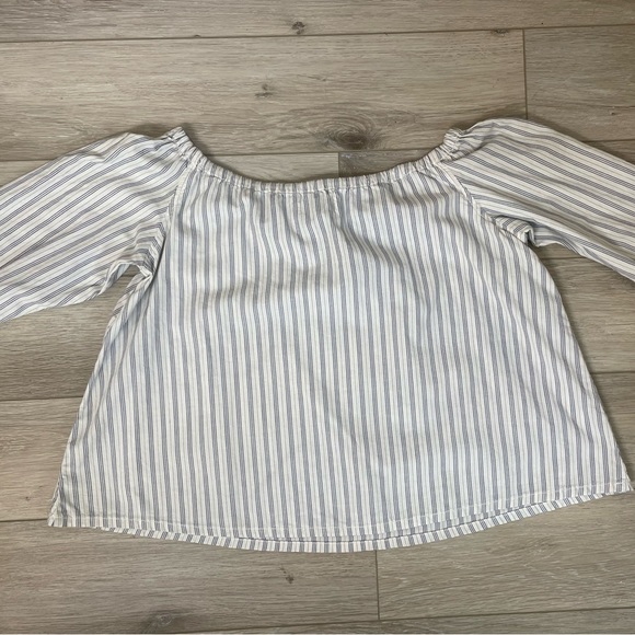 Madewell striped off the should top - Picture 3 of 5